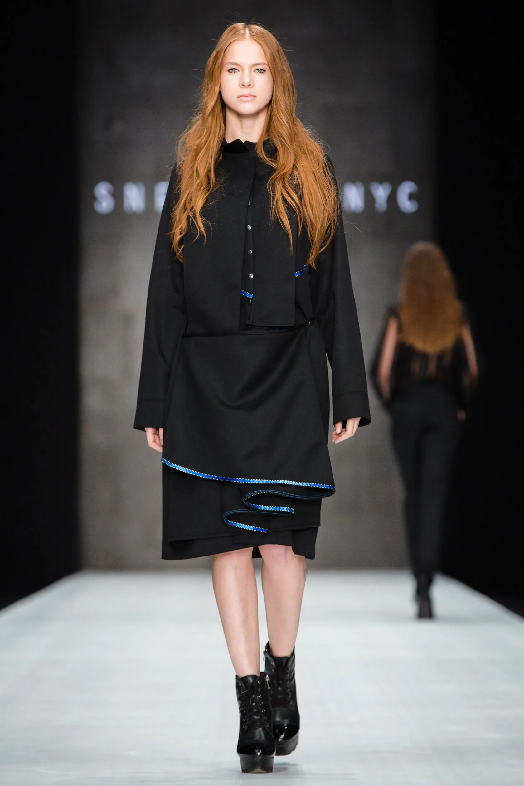 Digital Folding of the World look 16