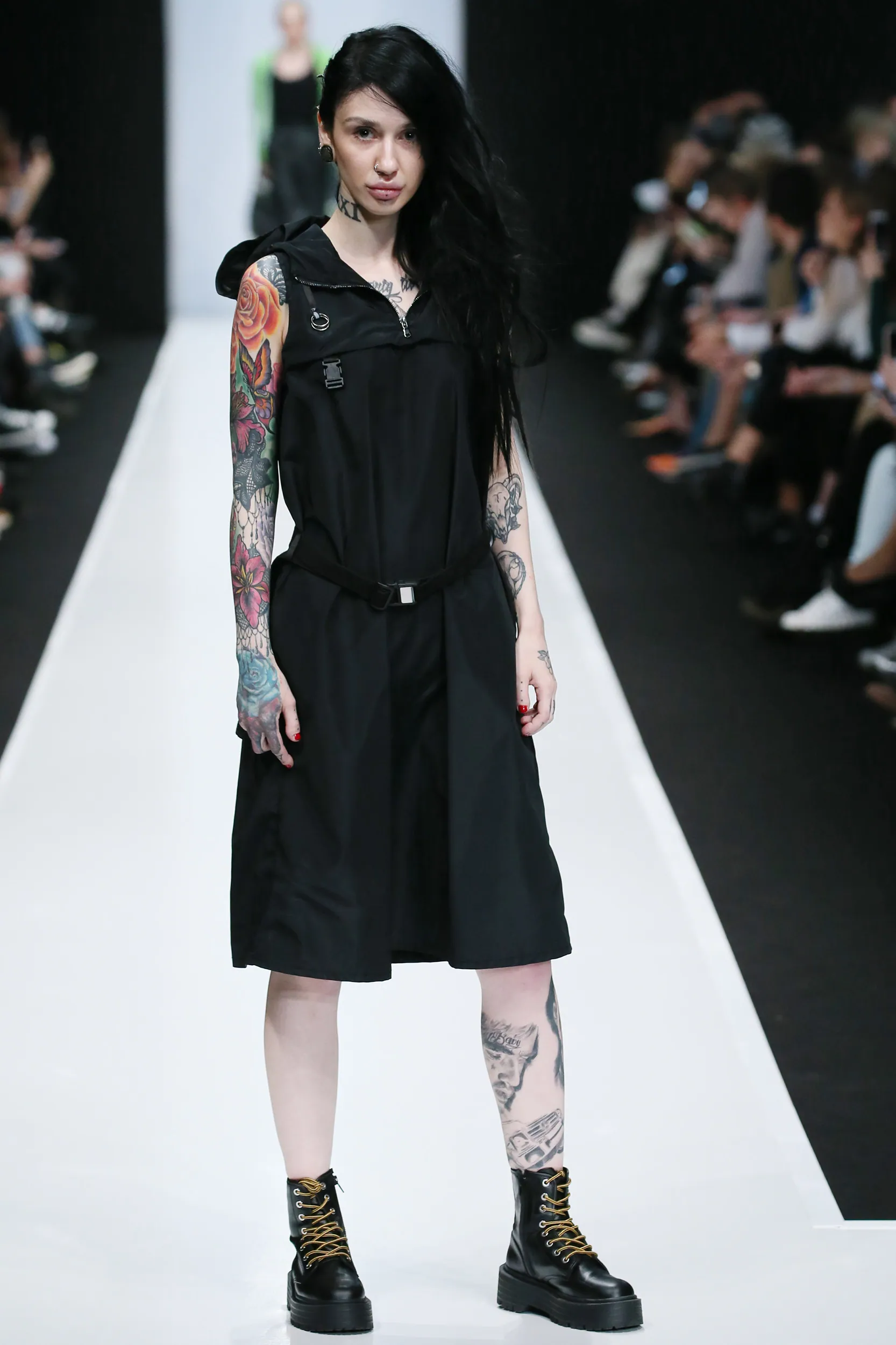 RAY look 28
