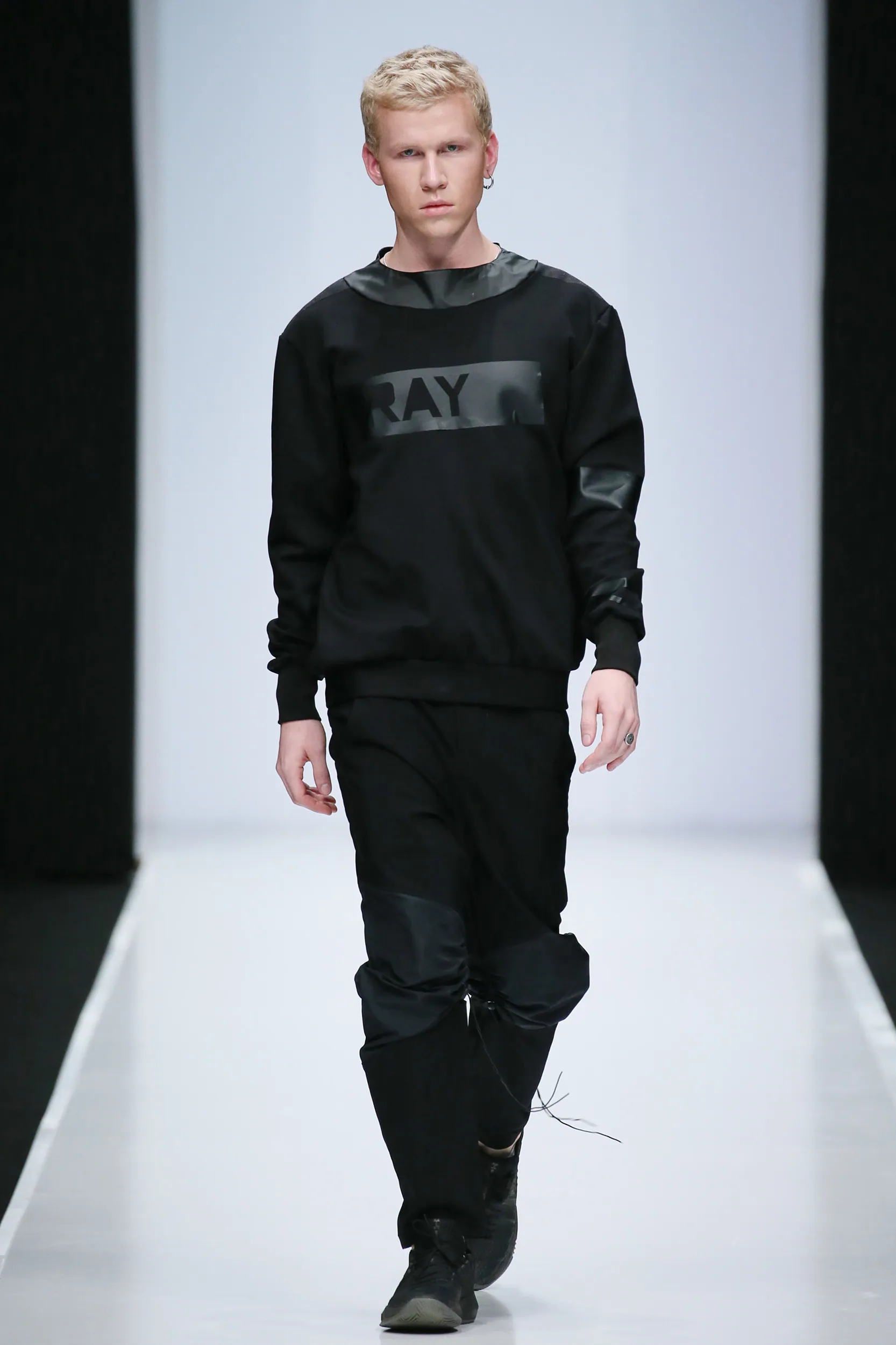 RAY look 18