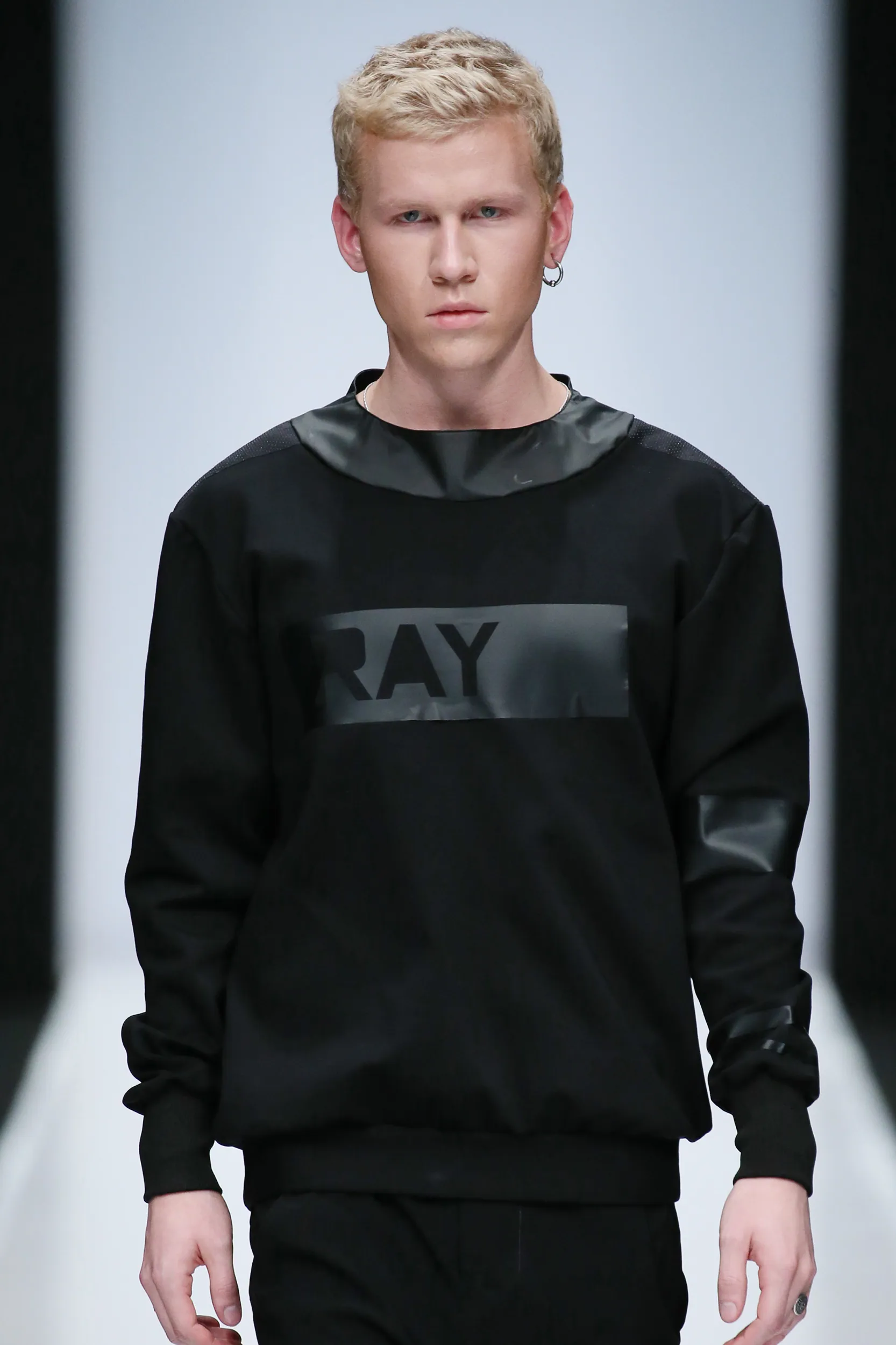 RAY look 19